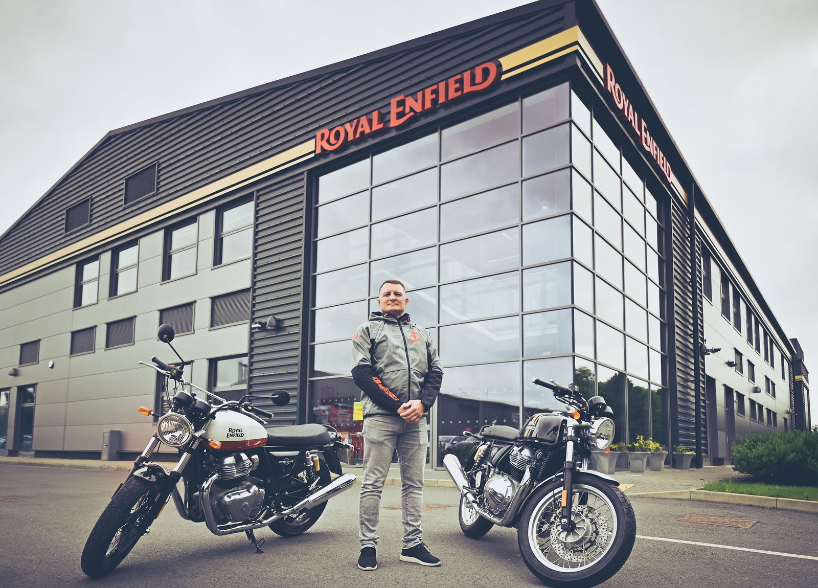 Stunt legend Lee Bowers switches to Royal Enfield power in 2022 | Visordown