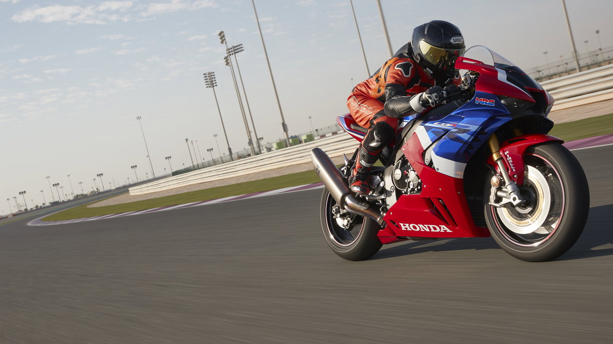 2020 Fireblade CBR1000RR-R SP review | Visordown