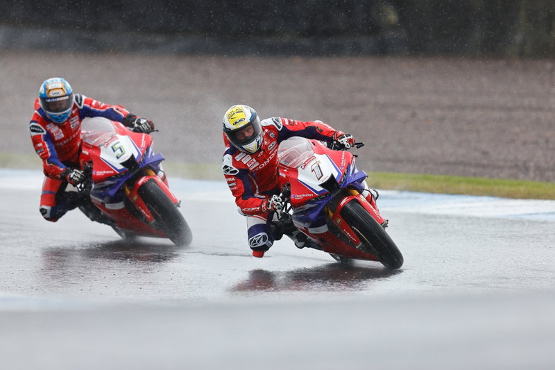 BSB Knockhill: Iddon Back to the Top in Red Flagged Race 3 | Visordown