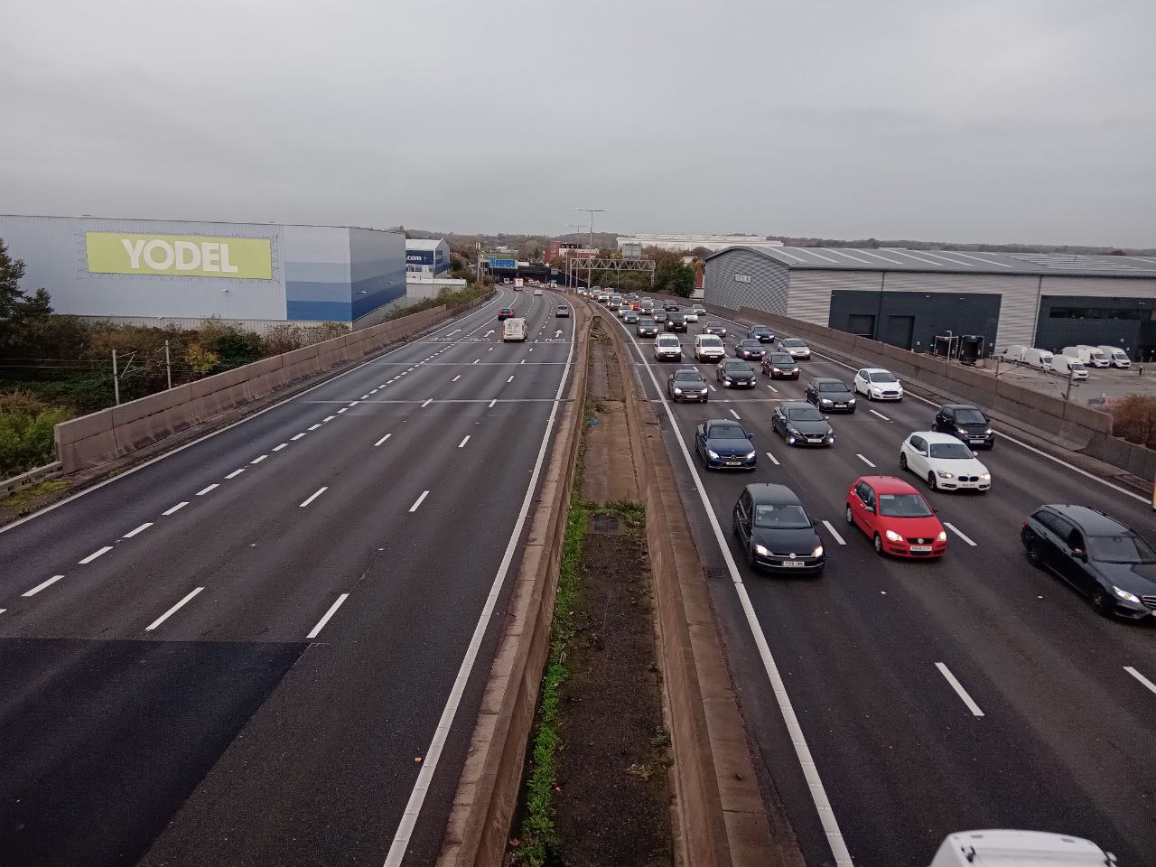 Motorway closed on one side. - Just Stop Oil