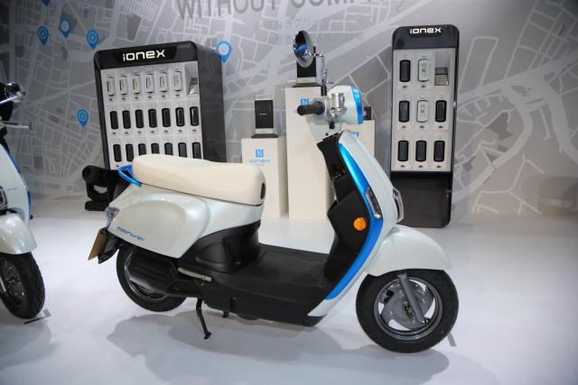 Kymco Ionex electric scooter and battery system | Visordown