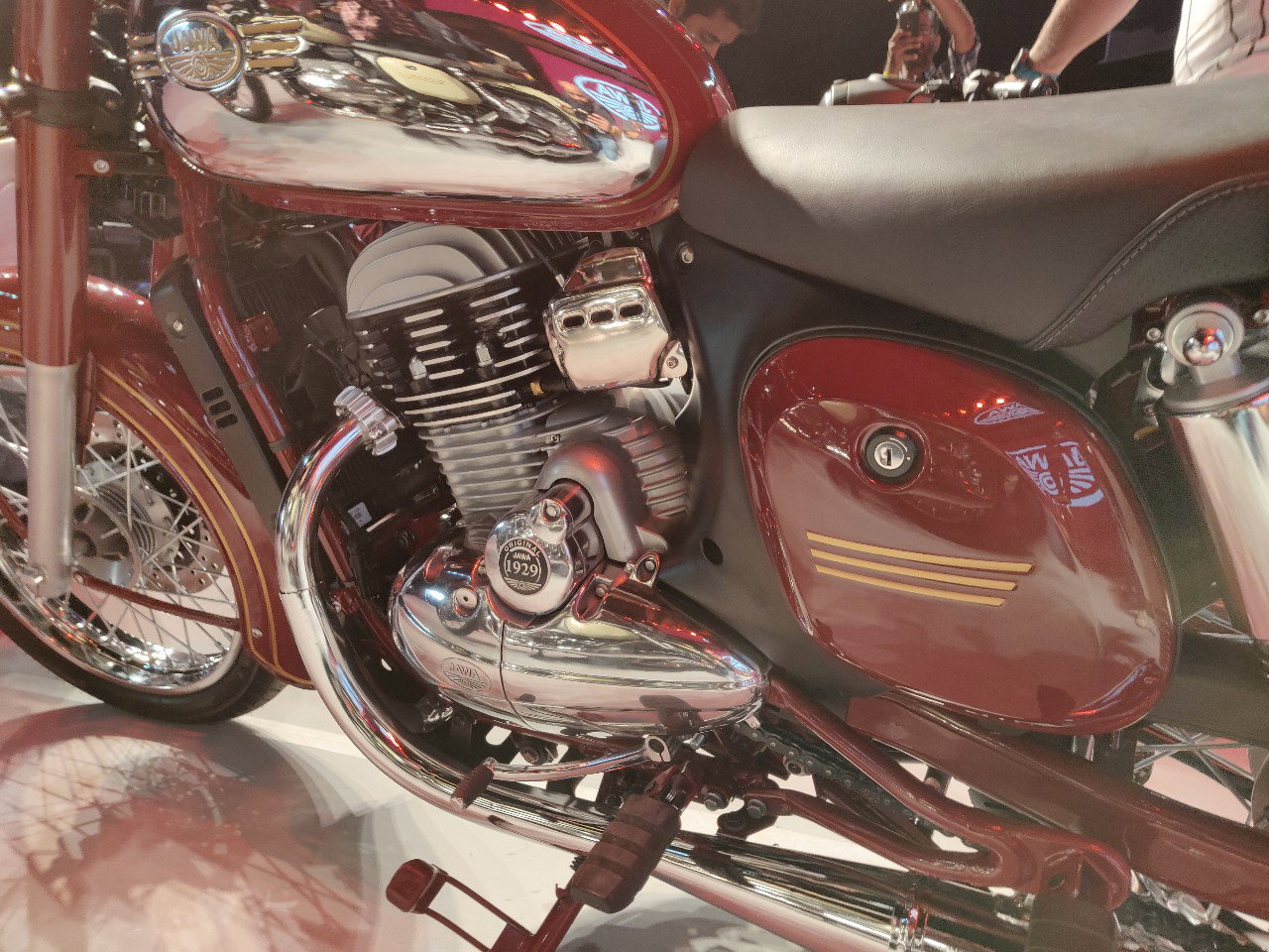 Is the new Jawa 300 the most authentic modern classic ever? | Visordown