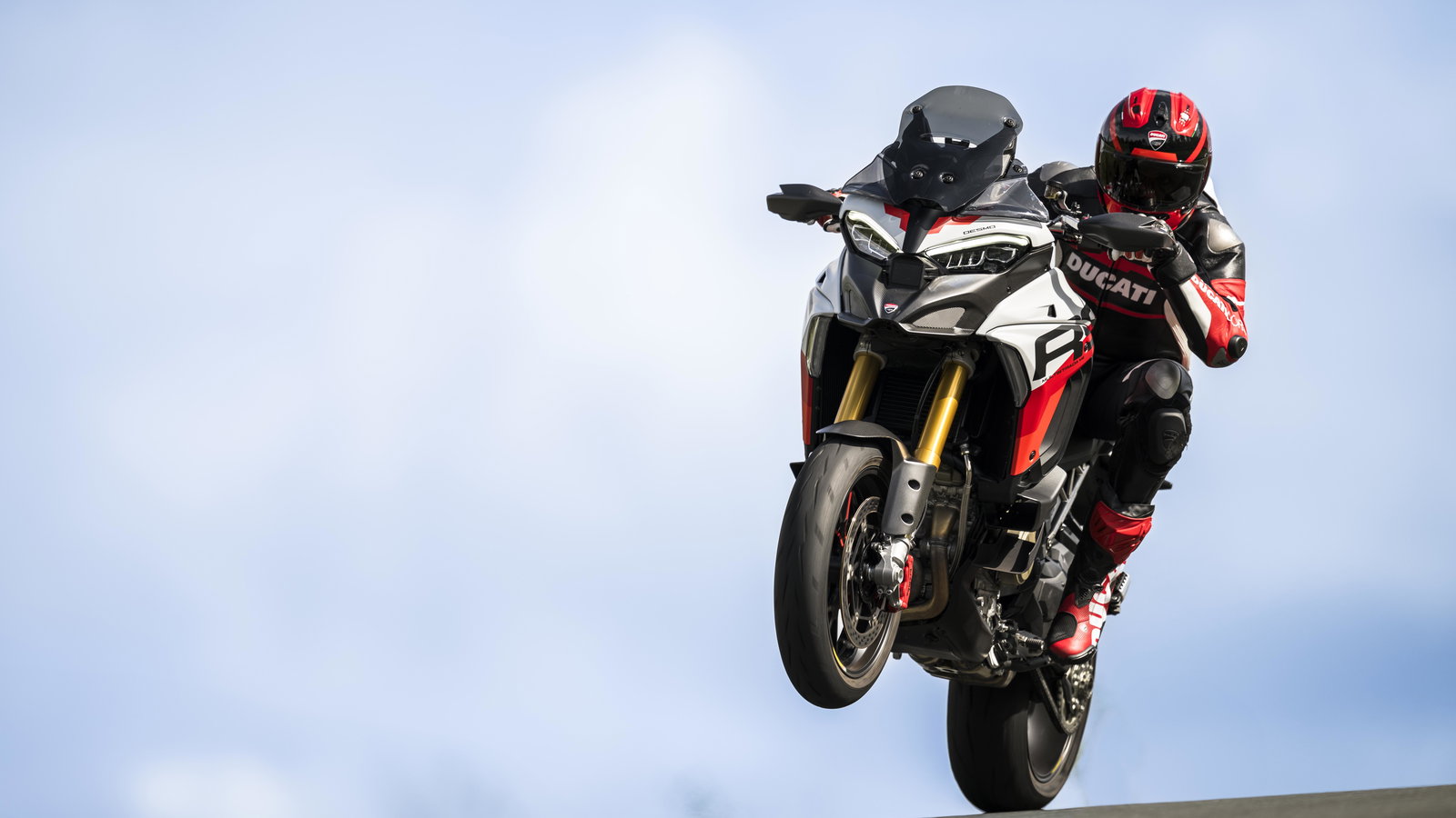 Ducati Multistrada - V4 RS - action