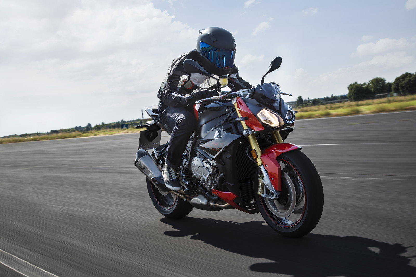 Updated BMW S1000R revealed