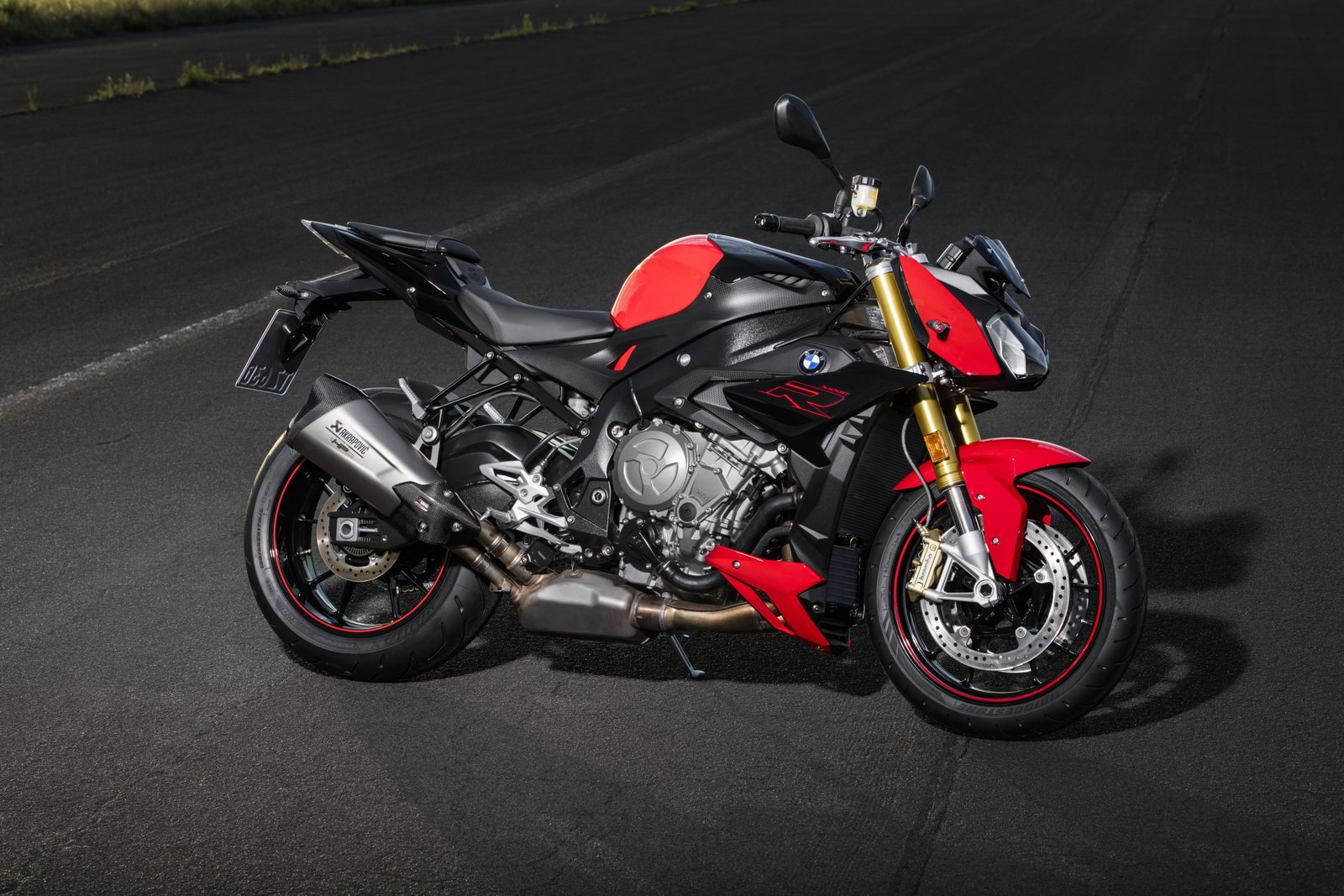 Updated BMW S1000R revealed