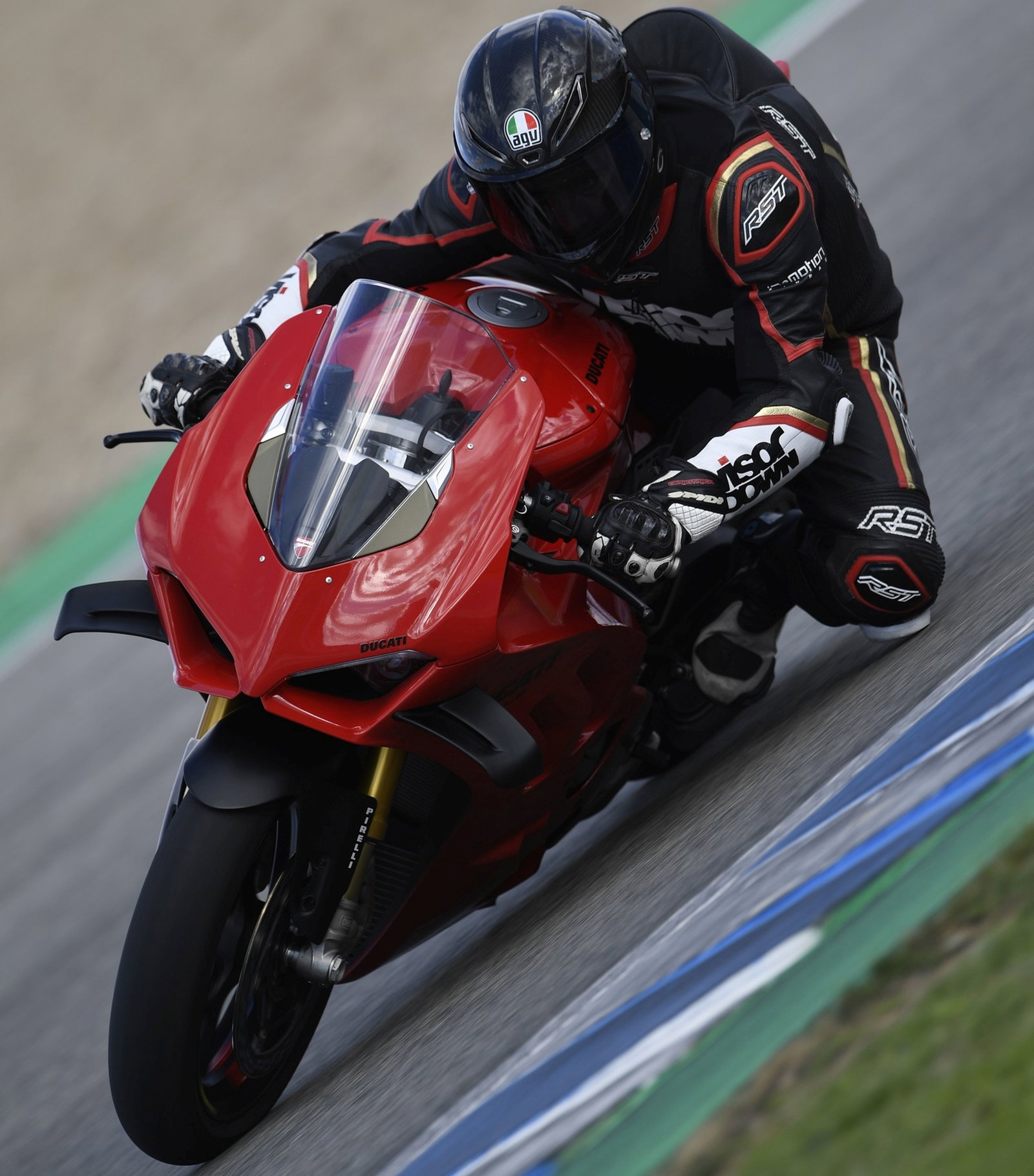 best race motorcycle helmet The Best Motorcycle Helmets: Motorbike Helmet Buyer's Guide
