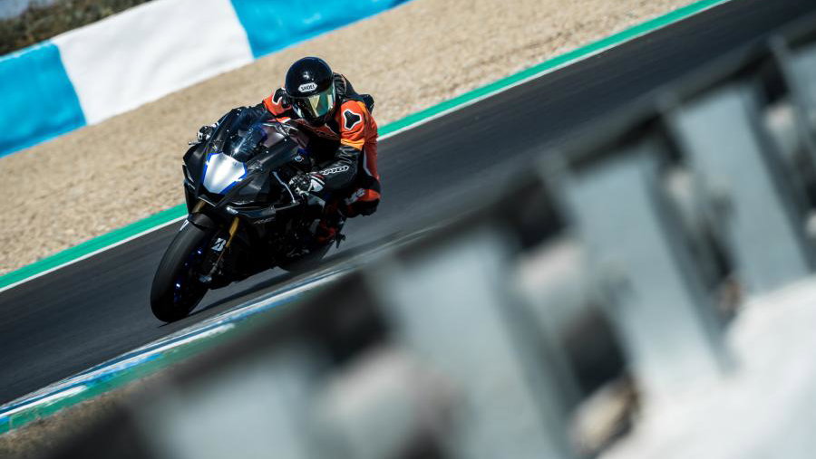 How to corner on a motorcycle