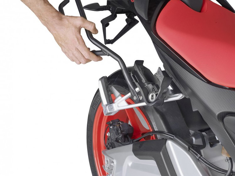 Givi Remove X is a simple soft bag support that doesn't ruin your bike ...