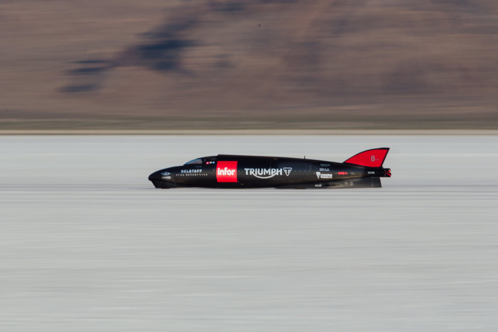 Une moto V4 de 3 000 cm3 revient à Bonneville pour poursuivre le record de 400 mph