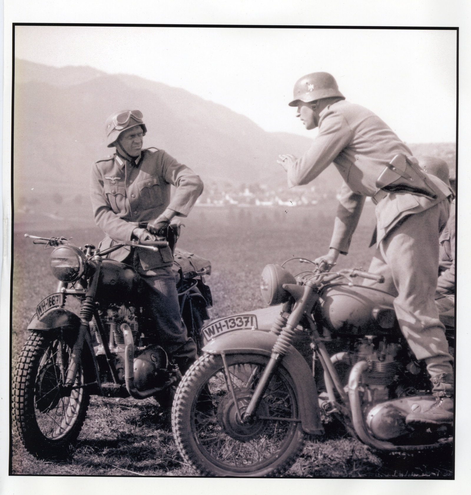 Bud Ekins with Steve McQueen on The Great Escape set