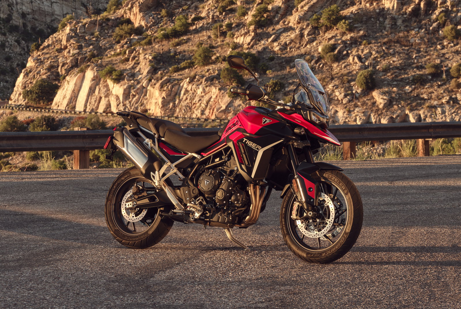 Triumph Tiger 900 GT Pro - side