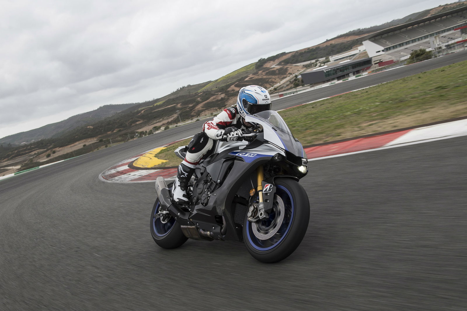 2018 R1M review | Visordown
