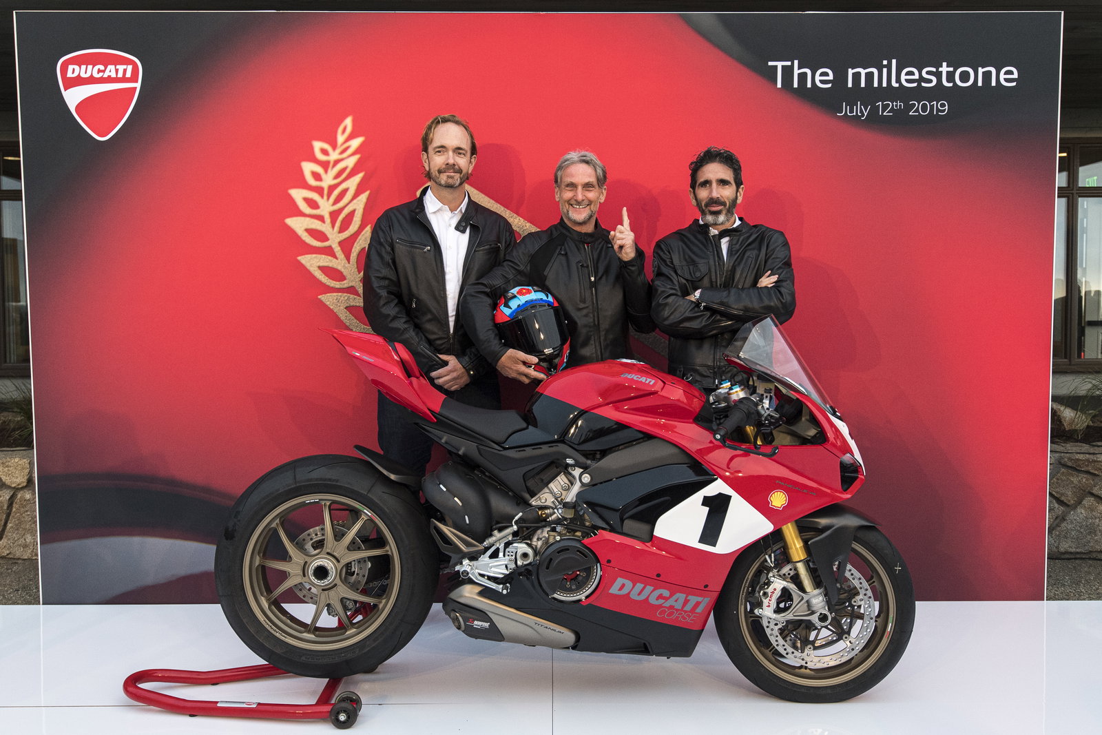 DUCATI 916 本国版・初期カタログ【超希少】SBKケース入り Ducati 916 & 996: Road Test Portfolio: Brooklands Books Ltd