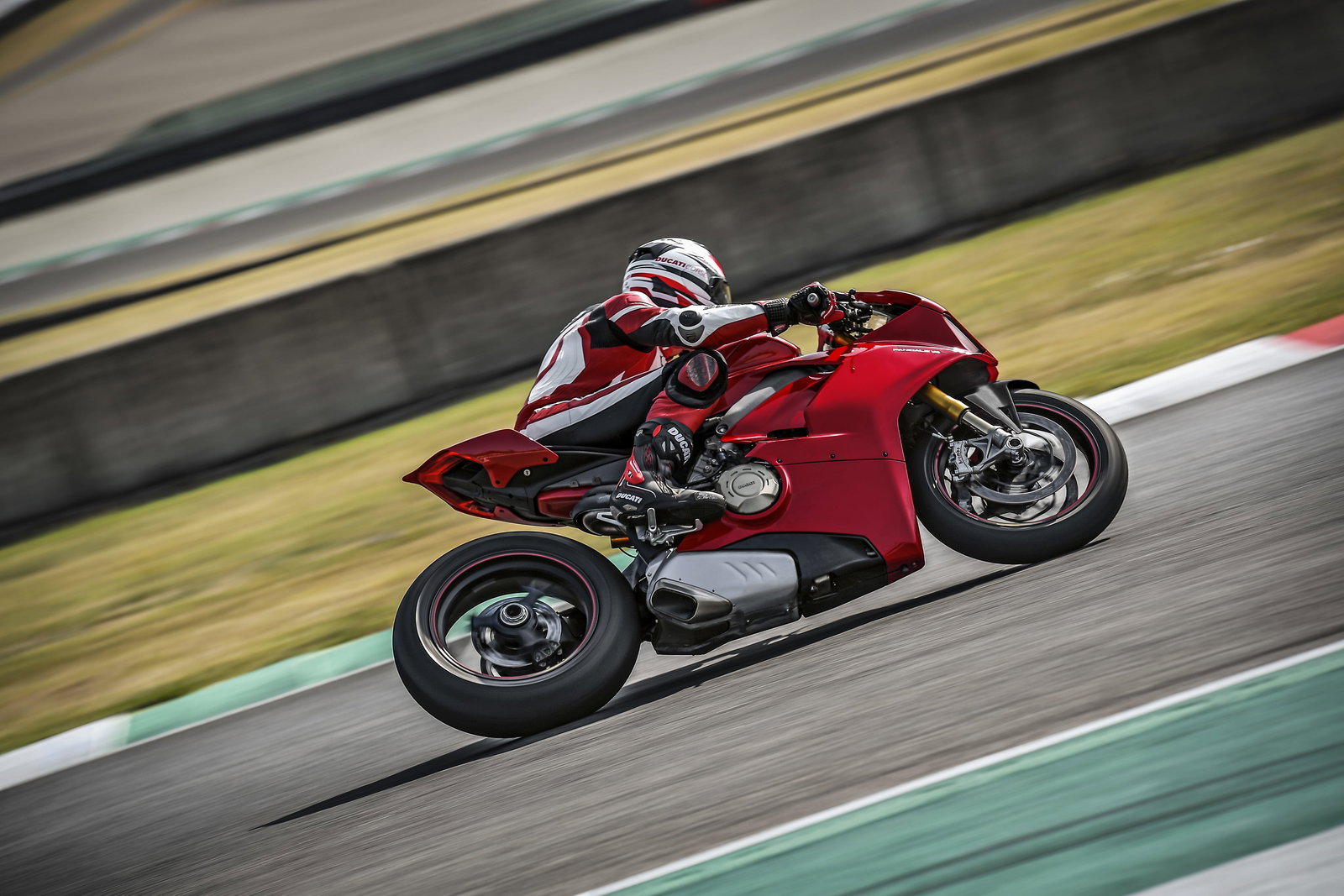 Ducati unveils Panigale V4 ahead of EICMA