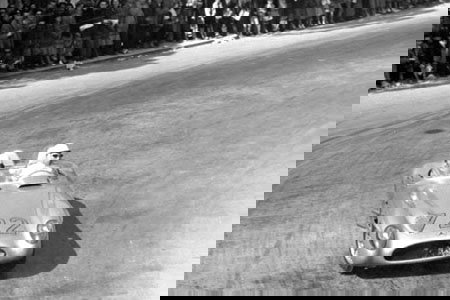 Sir Stirling Moss: Rossi is too good for F1