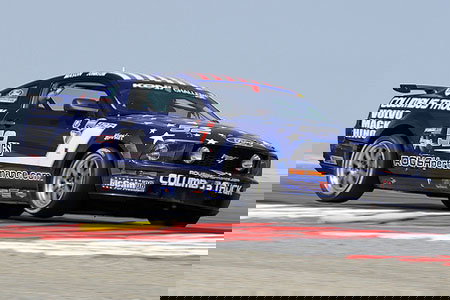 Spies tests Mustang race car