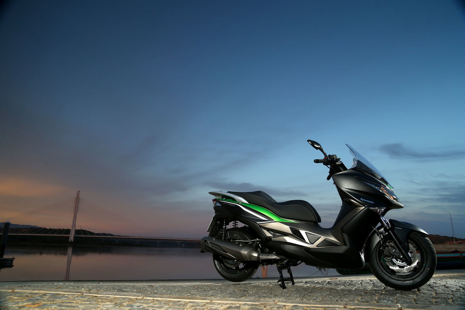 First ride: Kawasaki J300 review