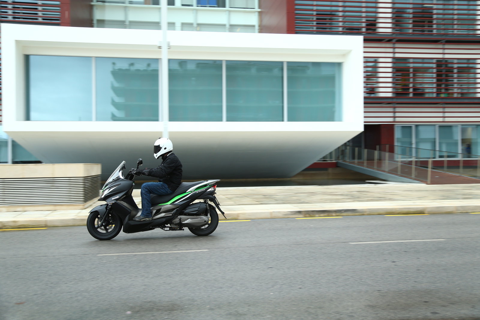 First ride: Kawasaki J300 review