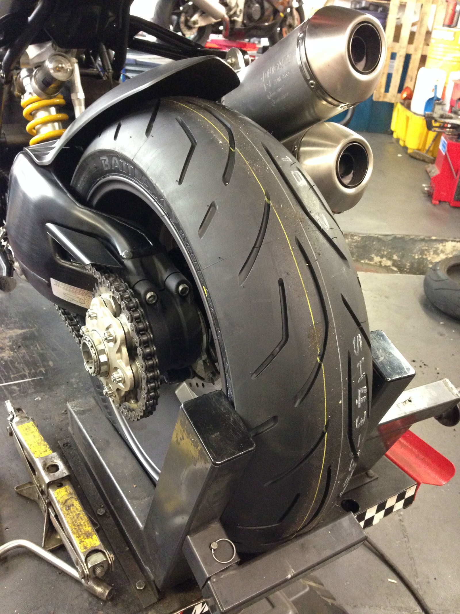 Bridgestone Battlax S20 EVO tyre review | Visordown
