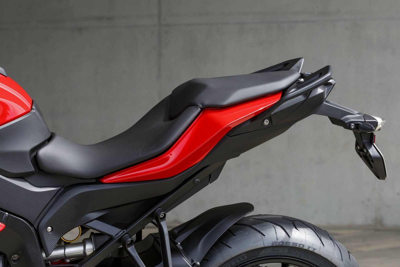 s1000xr seat