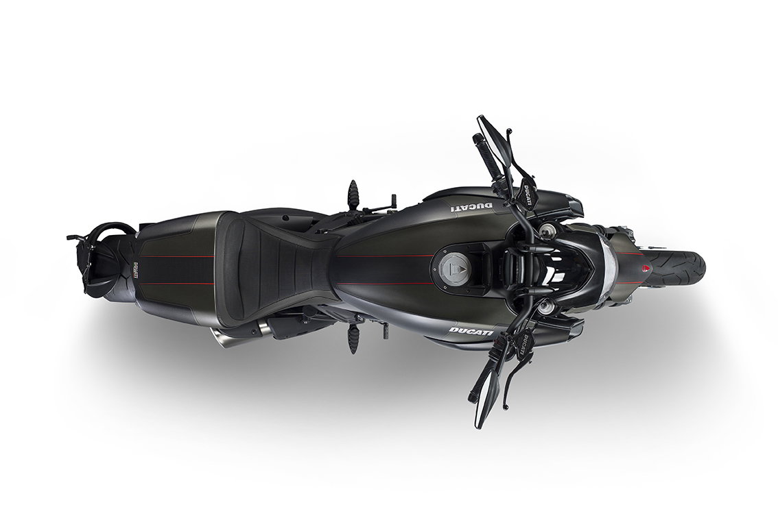 Ducati Diavel Carbon updated for 2016