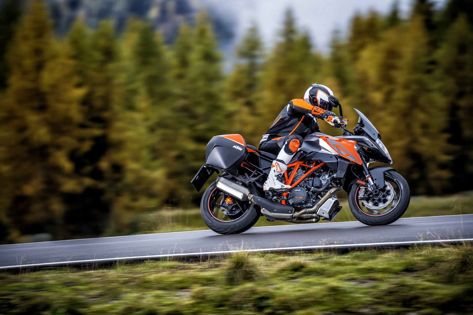 KTM officially unveils 1290 Super Duke GT