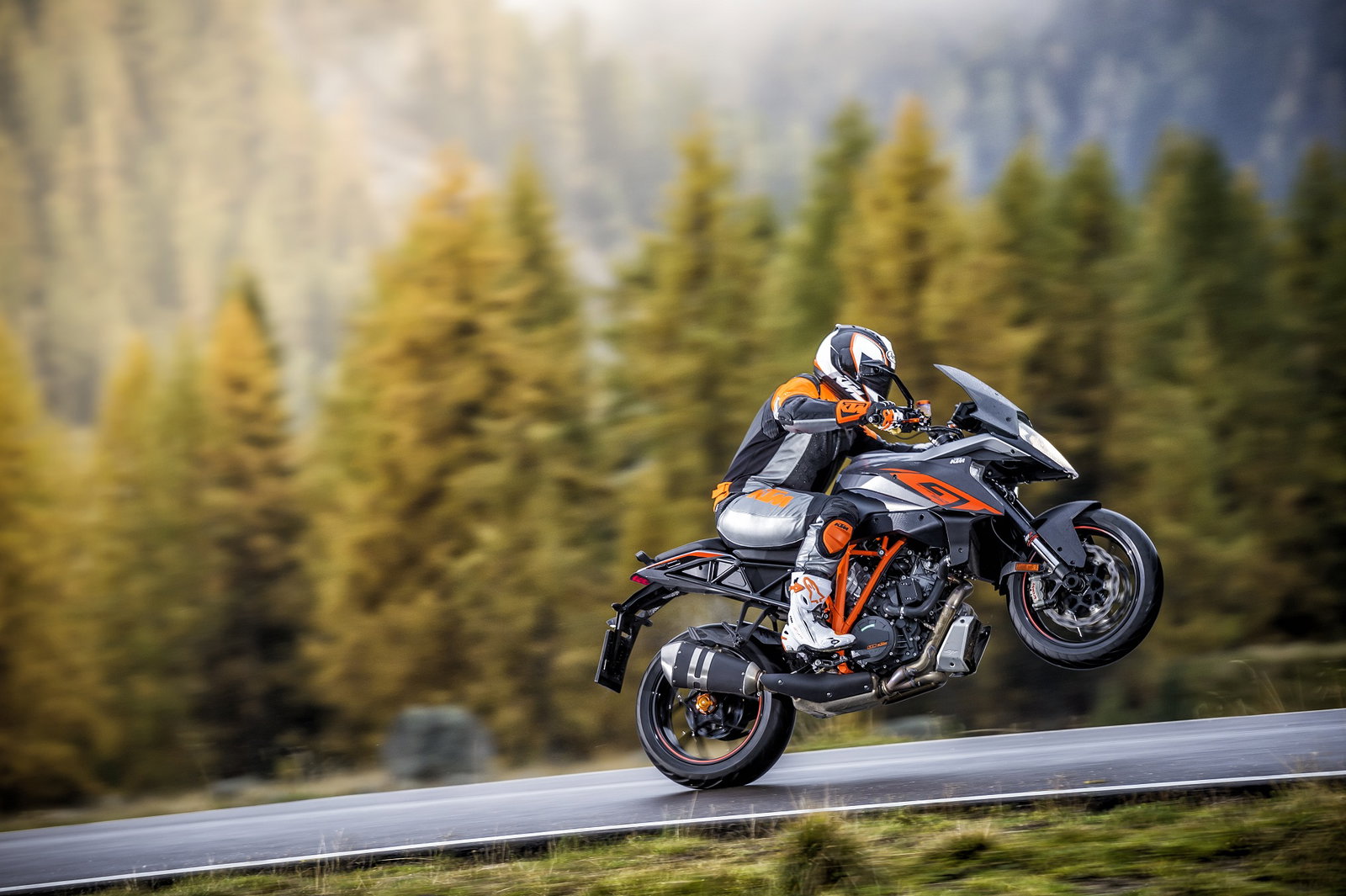 KTM officially unveils 1290 Super Duke GT