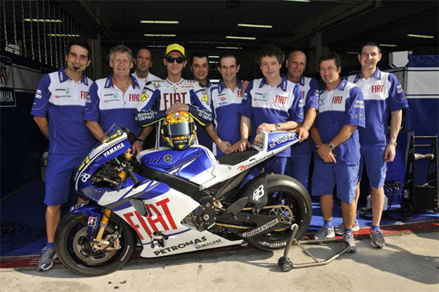 Valentino Rossi returns to Yamaha