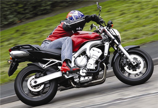 Yamaha FZ6 - Enduro.team ユニバーサル ヤマハ FZ6 FAZER FAZER600