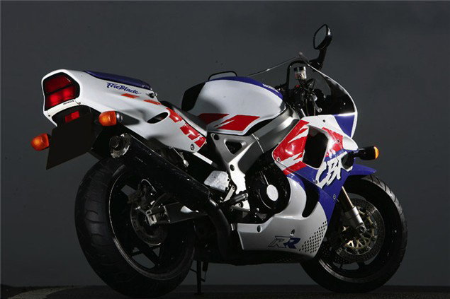 1992 Honda Fireblade CBR900RR review