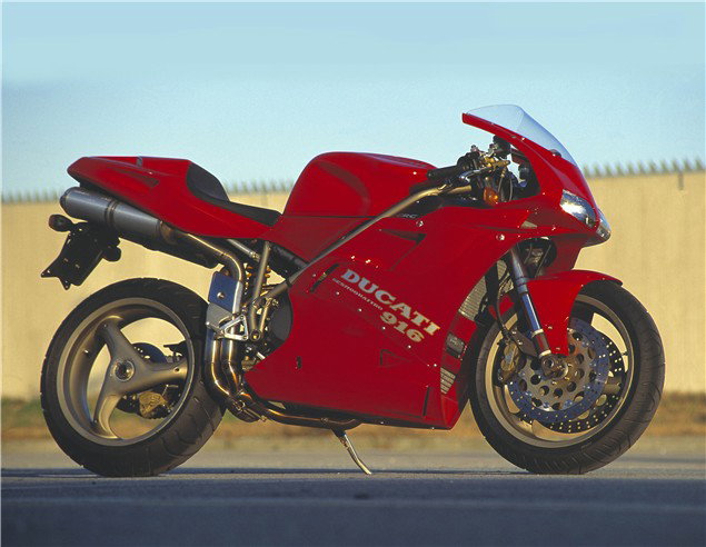 Ducati 916 スポーツバイク レッド Ducati 916 - the bike, the legend | Visordown