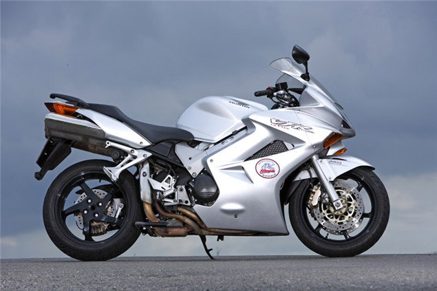 Insurance Refugees: TLR, VFR800, ZX-12R & ZX-10R | Visordown