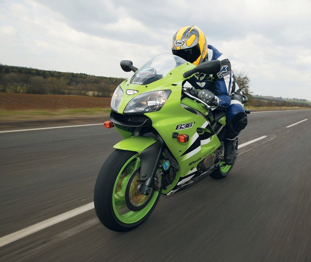 First Ride: 2002 Kawasaki ZX-6R 636 | Visordown