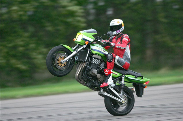 Living with a 2005 Kawasaki ZRX1200R | Visordown