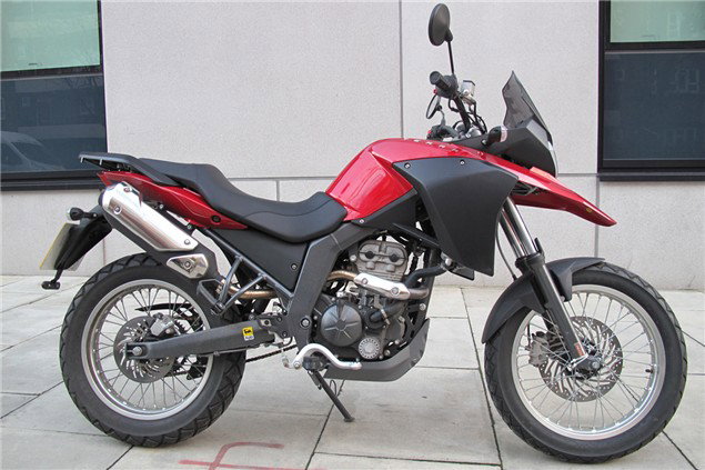 デルビ　テラ First Ride: 2009 Derbi Terra 125 review | Visordown