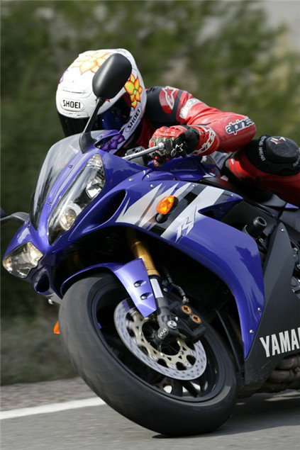 Road Test: CBR1000RR v ZX-10R v GSX-R1000K6 v R1 | Visordown