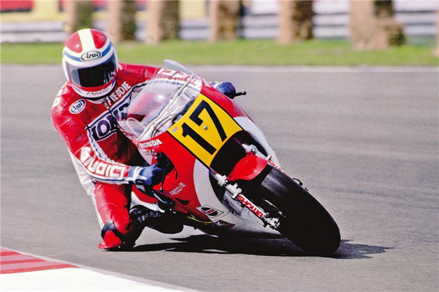 Bloodlust - Honda NR750 vs. Ducati Desmosedici