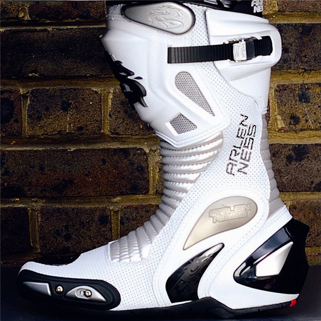 Showcase: Visordown's Top 11 boots | Visordown