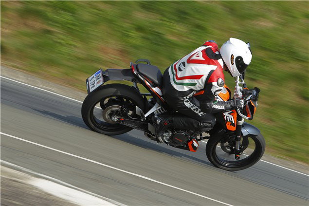 2011 KTM 125 Duke review