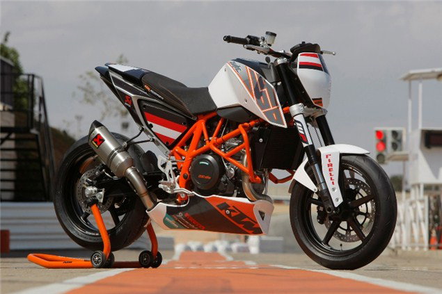 Guzzi V7 gains endurance racer kit