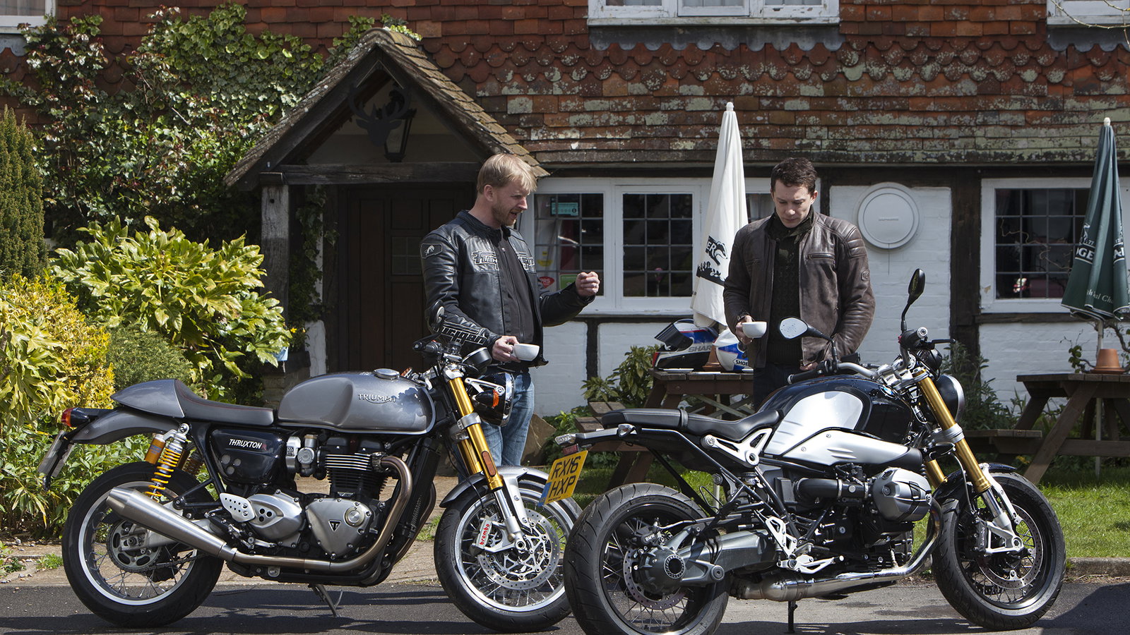BMW R nineT vsTriumph Thruxton R