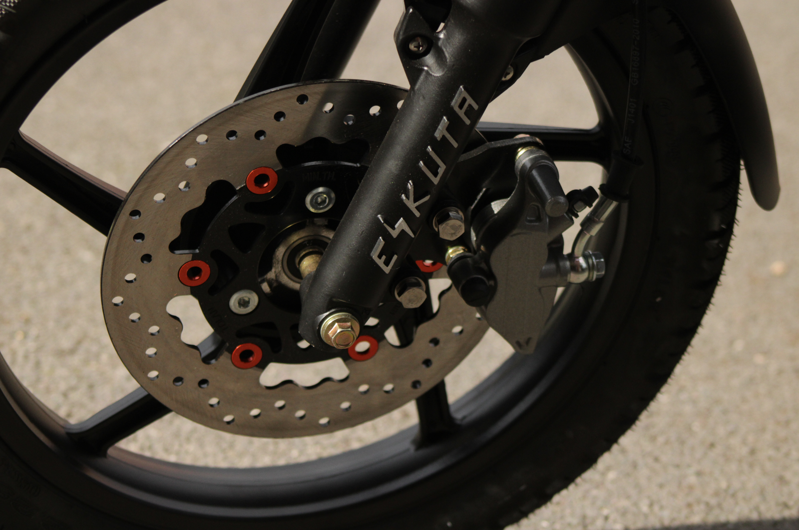 Eskuta SX-250 Series III front wheel & disc brake