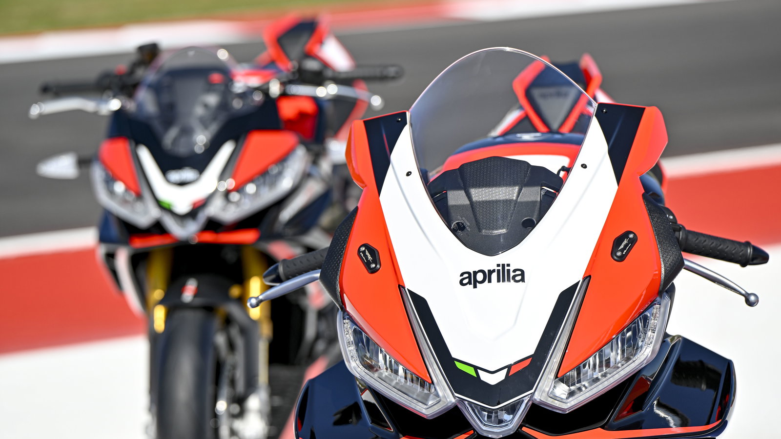 Aprilia V4 Factory SE-09 SBK