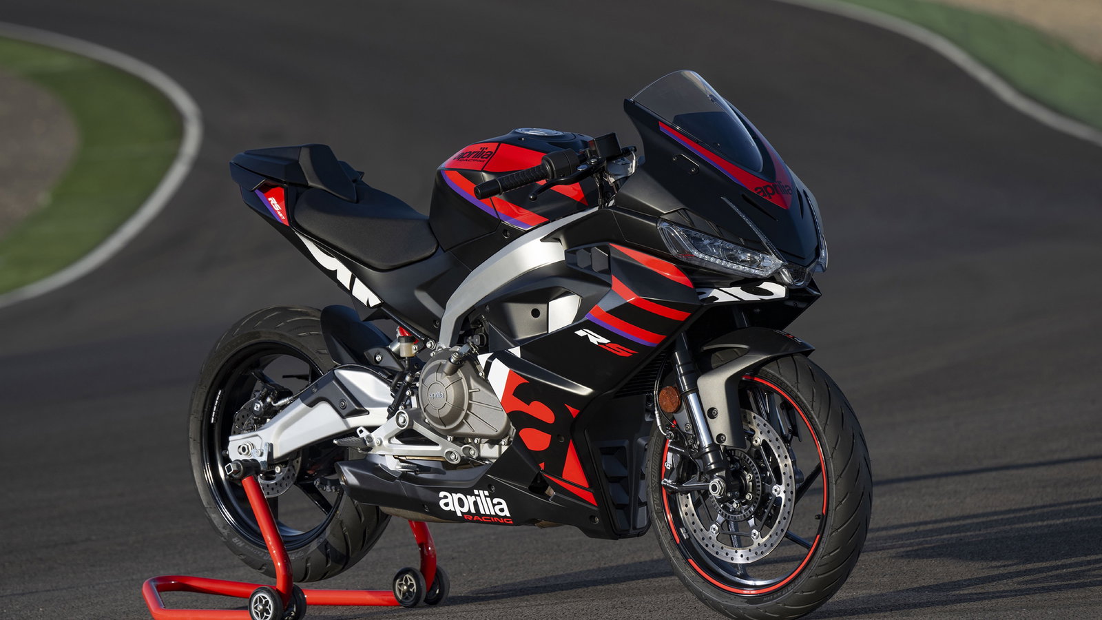 Aprilia RS 457 - side