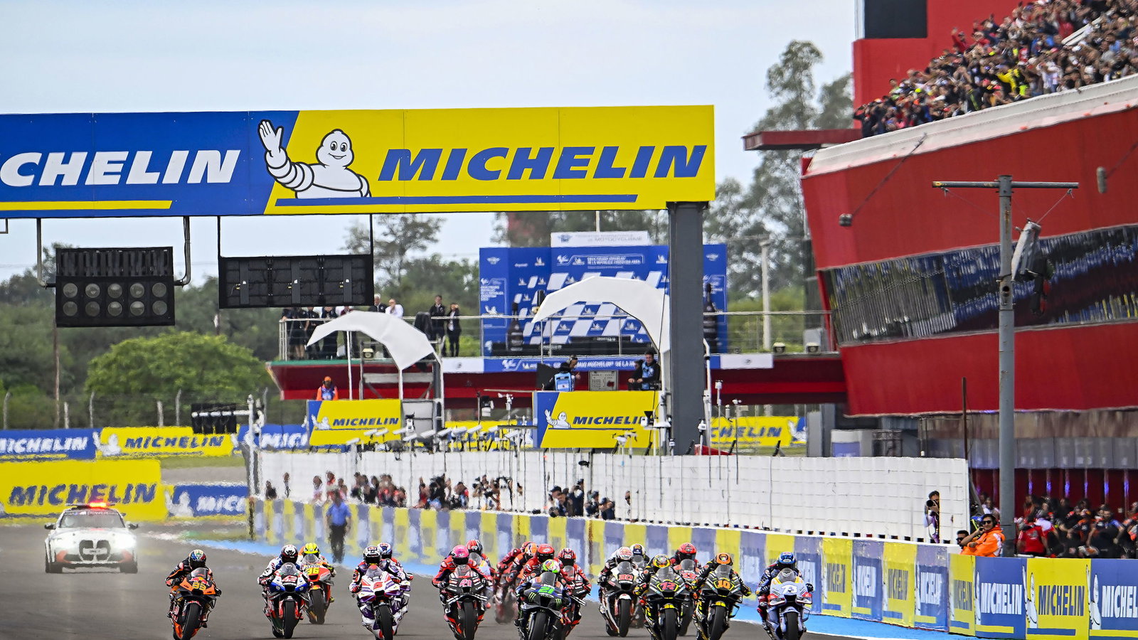 2023 MotoGP Argentinian Grand Prix Sprint start. - Gold and Goose