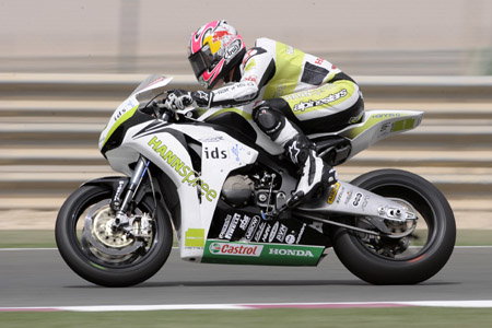 Max Biaggi pays homage to Barry Sheene