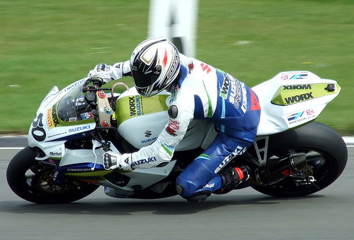 Guintoli extends Worx Suzuki contract