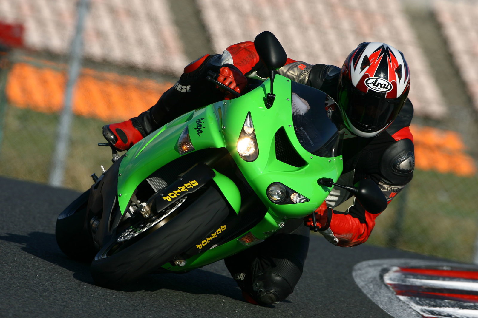 2010 Kawasaki ZX-10R review | Visordown