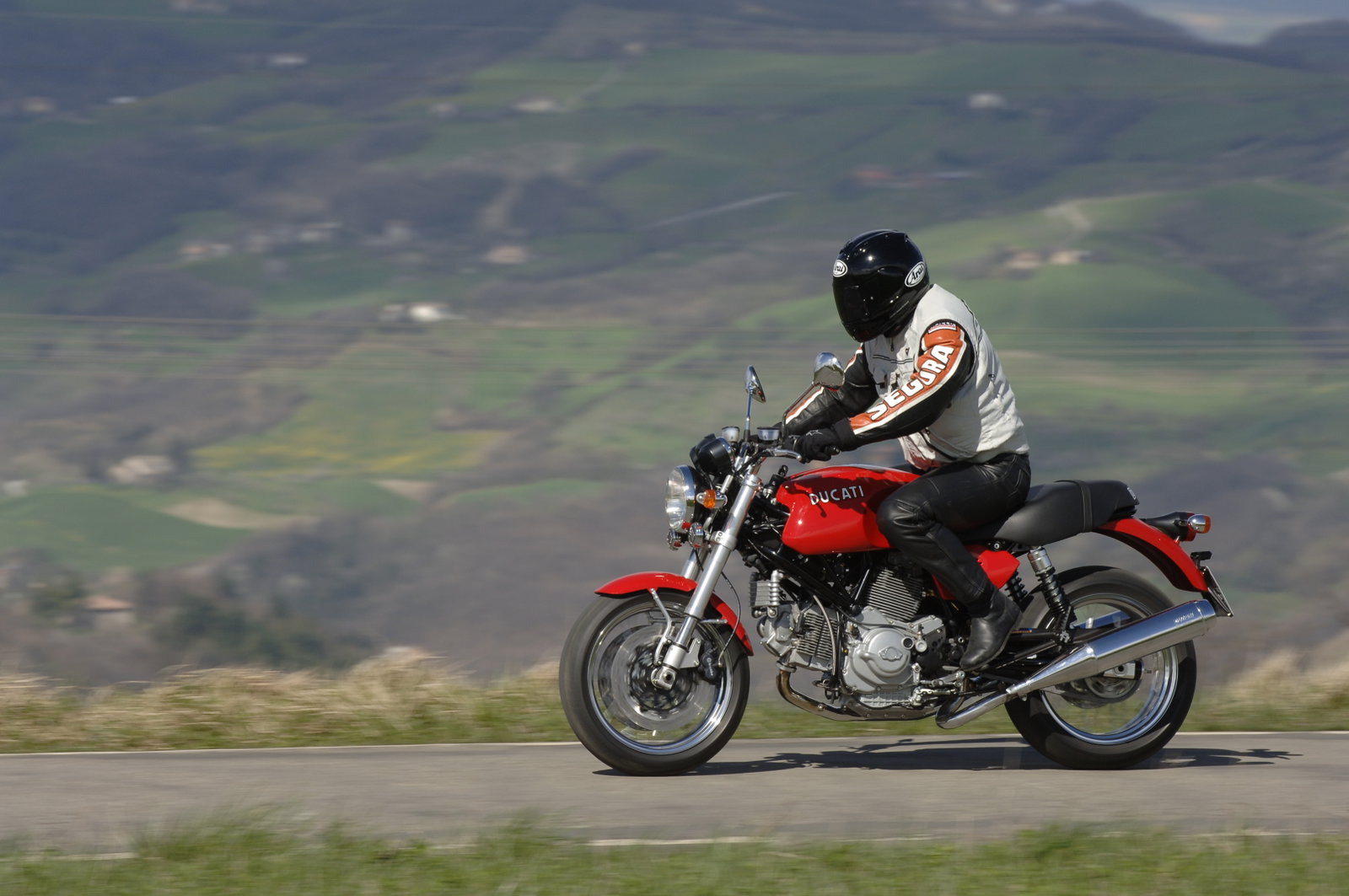 First Ride: 2006 Ducati GT1000 | Visordown