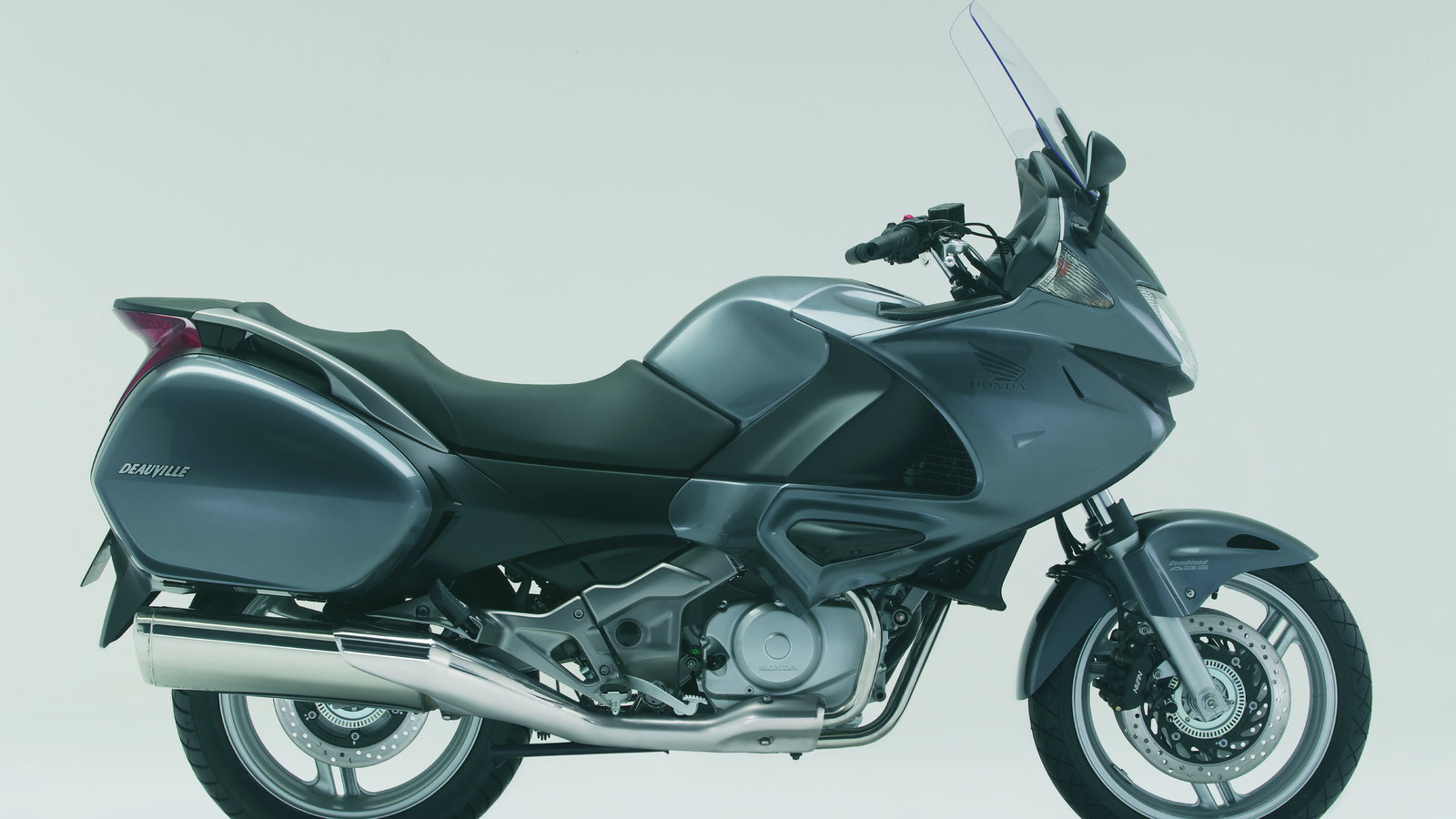 First Ride: 2006 Honda Deauville